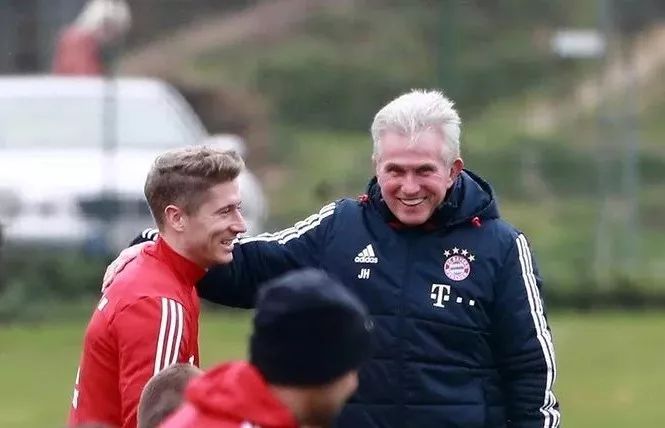 姆巴佩的自 姆巴佩的自