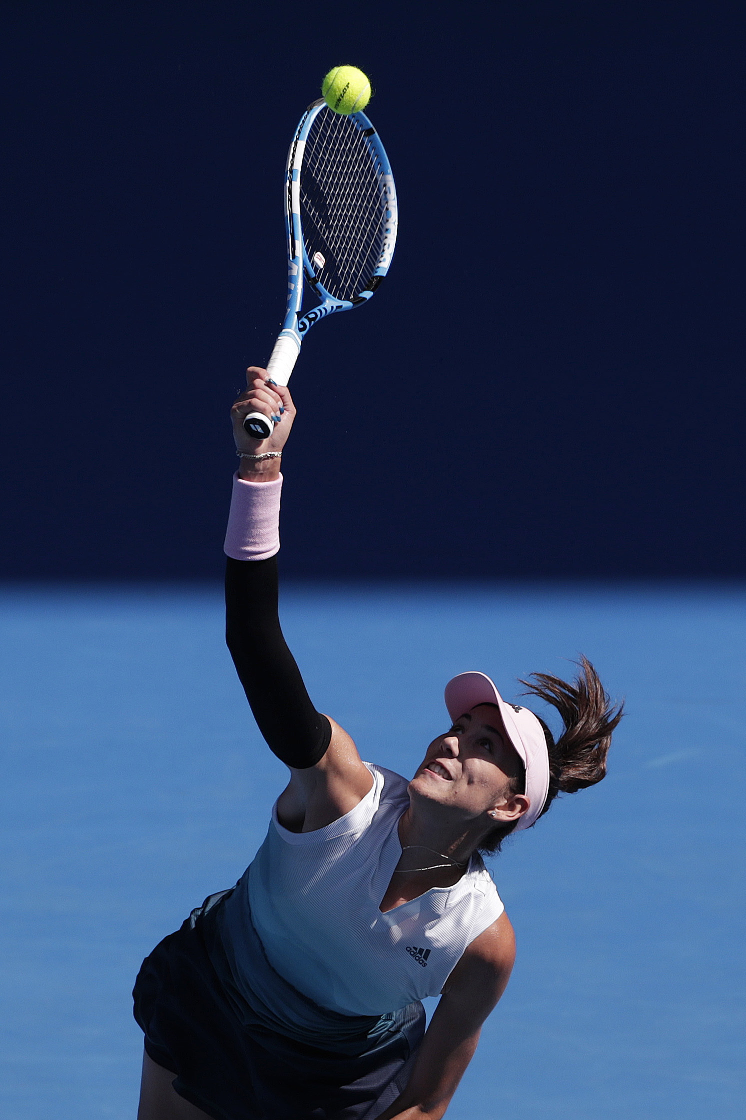 手发出了明 手发出了明