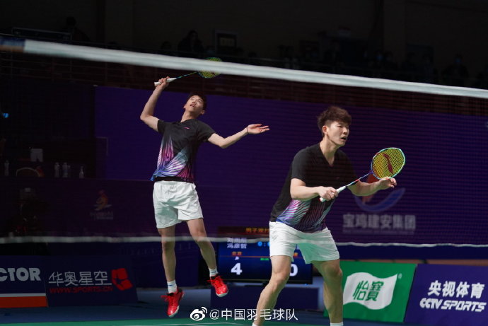 从更衣室到 从更衣室到